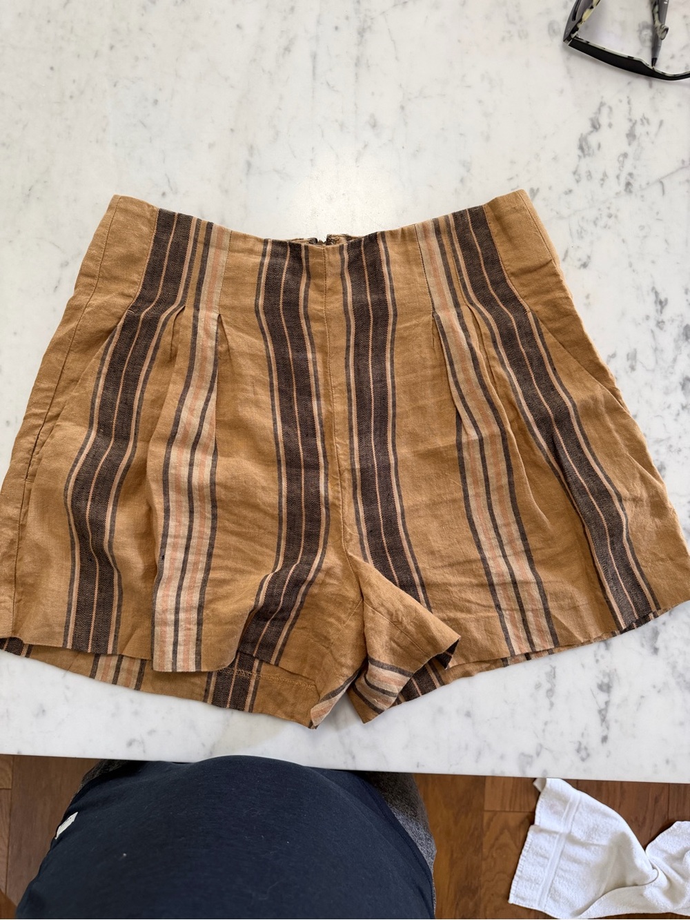 Banana Republic Mia Linen Tank Top and shorts - Picture 7 of 8